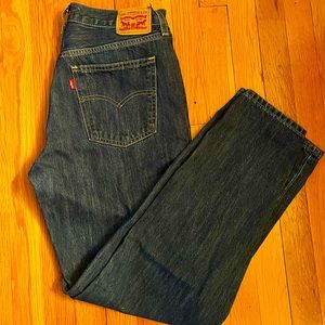 Like New Levi’s Low Pro Jeans